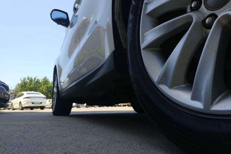 哈弗H2 2016款 红标 1.5T 自动两驱豪华型机舱底盘30