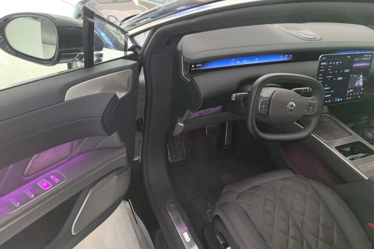 蔚来ET9 2025款 102kWh中控内饰7003