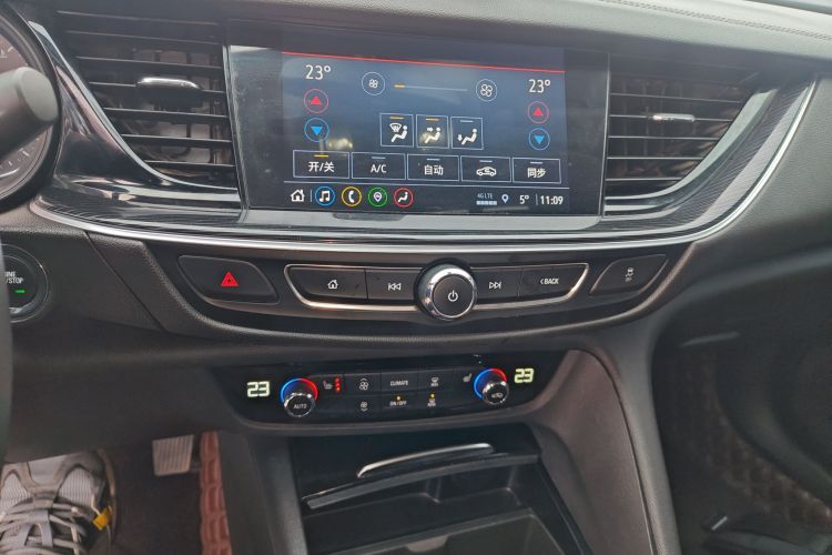 别克 君威 2020款 552T 豪华型中控内饰16