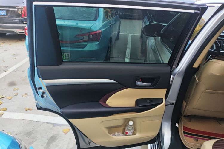 丰田 汉兰达 2017款 2.0T 两驱精英版 5座中控内饰7008