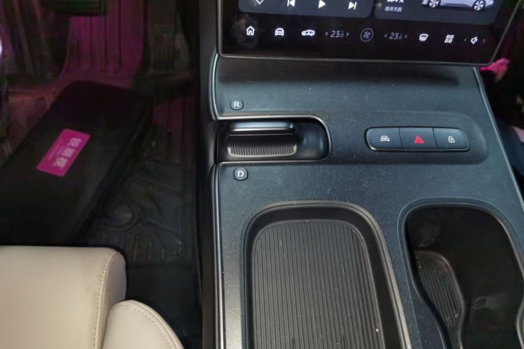 蔚来ET5 2022款 75kWh中控内饰18