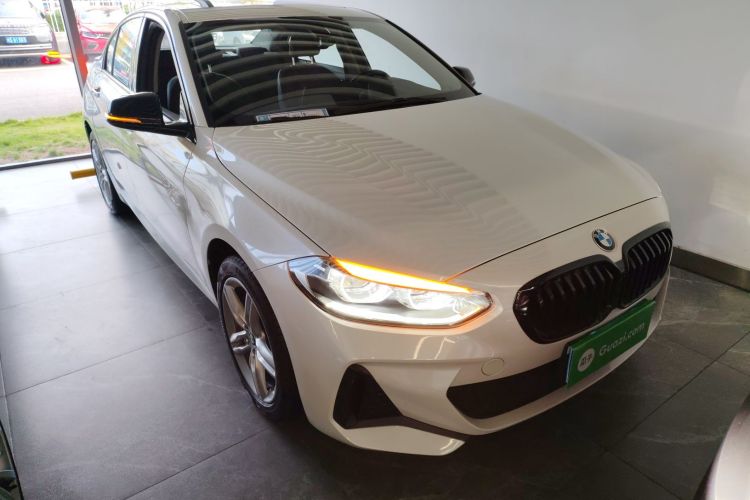 宝马1系 2021款 改款 120i M运动曜夜版车身外观6002