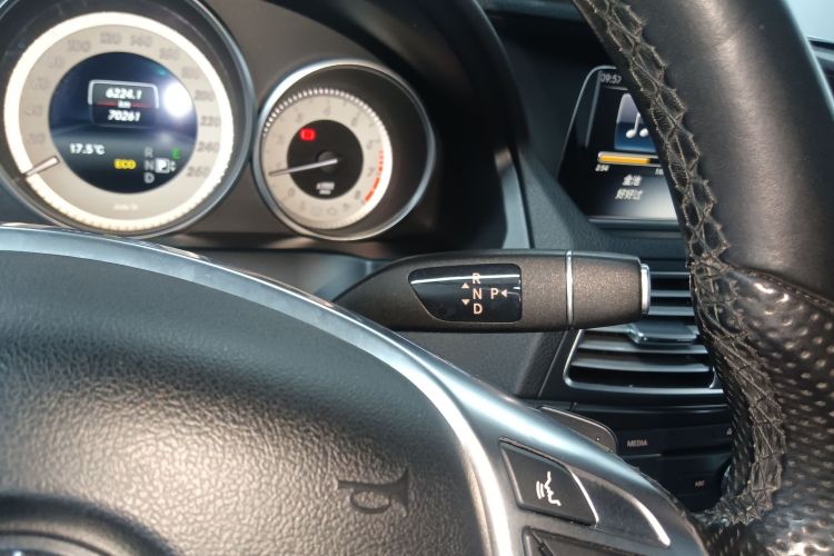 奔驰E级(进口) 2016款 E 200 轿跑车 灵动版局部细节18