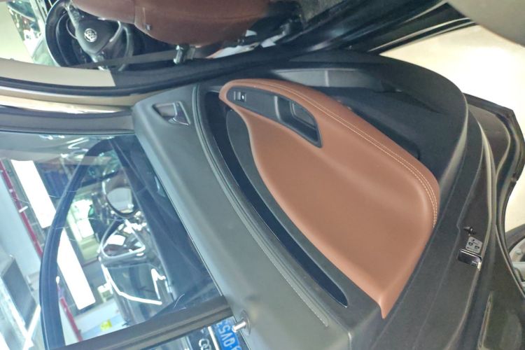 别克 昂科威 2019款 28T 四驱精英型 国VI中控内饰7008