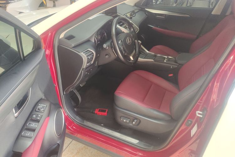 雷克萨斯NX 2020款 200 全驱 锋尚版 国VI中控内饰7002