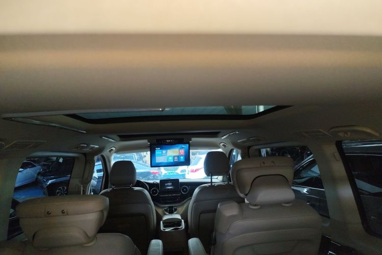 奔驰V级 2018款 V 260 L 尊贵加长版 国VI局部细节22