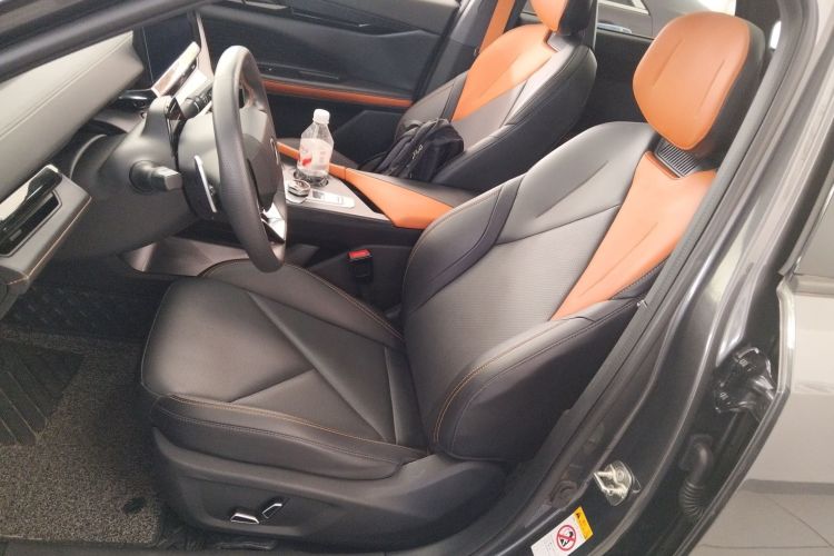 长安UNI-V 2022款 1.5T 尊贵型局部细节19