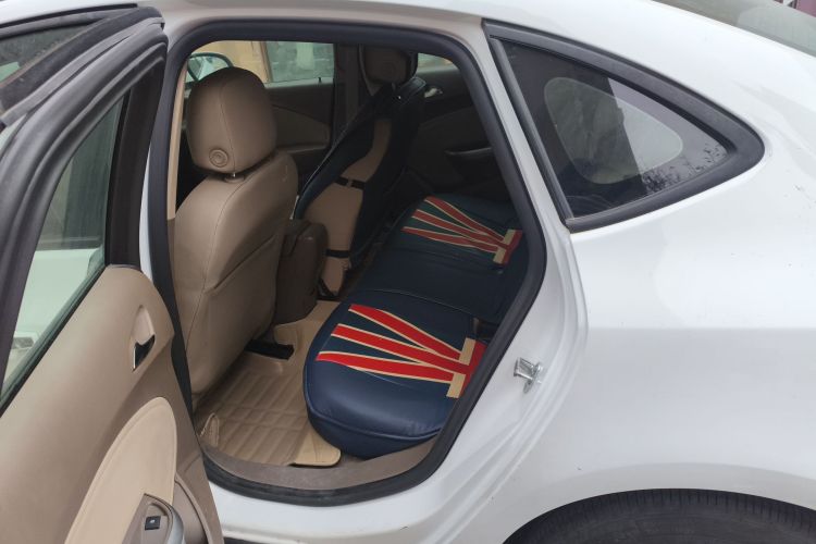 别克 英朗 2013款 GT 1.6L 手动进取版中控内饰21