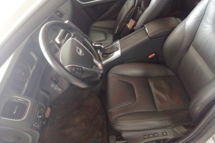 沃尔沃V60 2014款 T5 智逸版中控内饰19