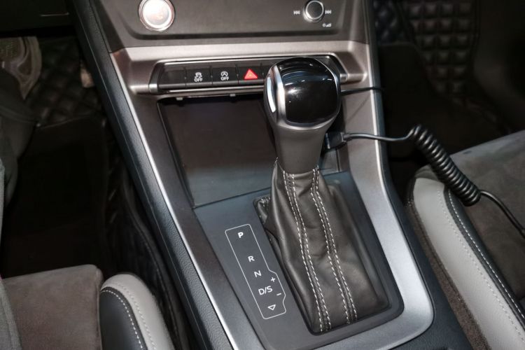 奥迪Q3 2019款 35 TFSI 进取动感型局部细节18