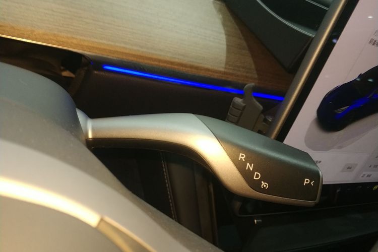 特斯拉 Model Y 2022款 改款 后轮驱动版中控内饰18