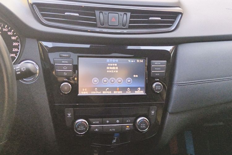 日产 奇骏 2019款 2.0L CVT舒适版 2WD中控内饰16