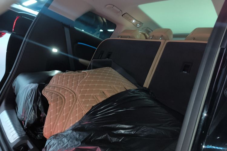 腾势D9 2024款 DM-i 980 四驱尊贵型机舱底盘23