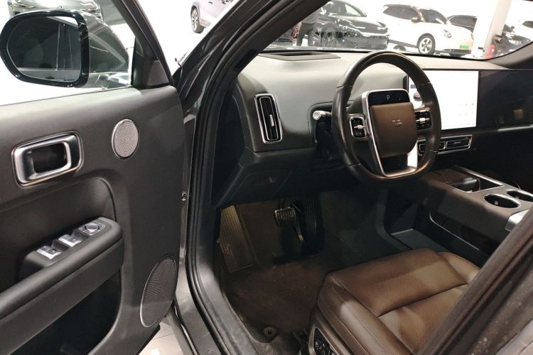 理想汽车 理想L9 2022款 Max中控内饰20