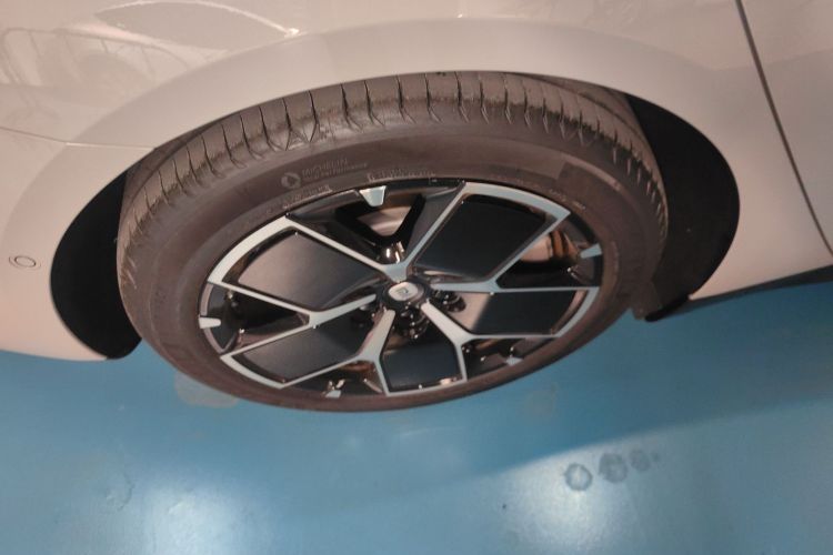 小米汽车 小米SU7 2024款 后驱长续航智驾版车身外观6008