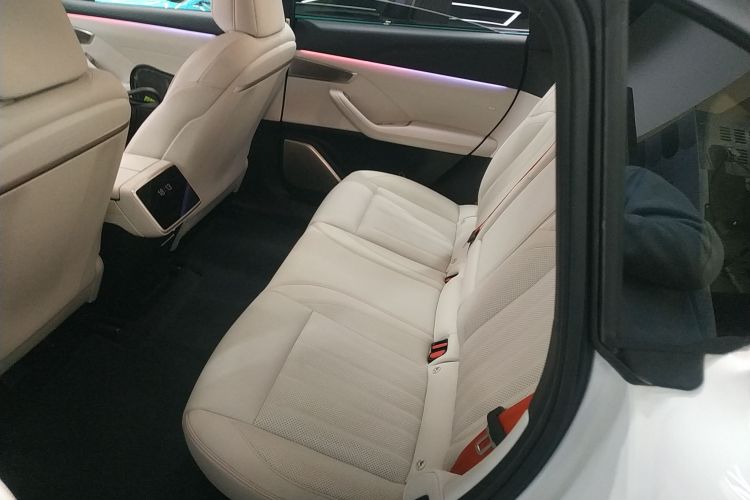 乐道L60 2024款 60kWh 后驱版中控内饰21