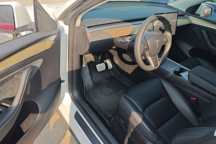 特斯拉 Model Y 2022款 Performance高性能全轮驱动版中控内饰20