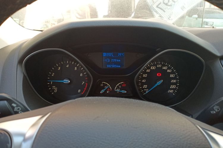 福特 福克斯 2012款 三厢 1.6L 自动风尚型中控内饰14