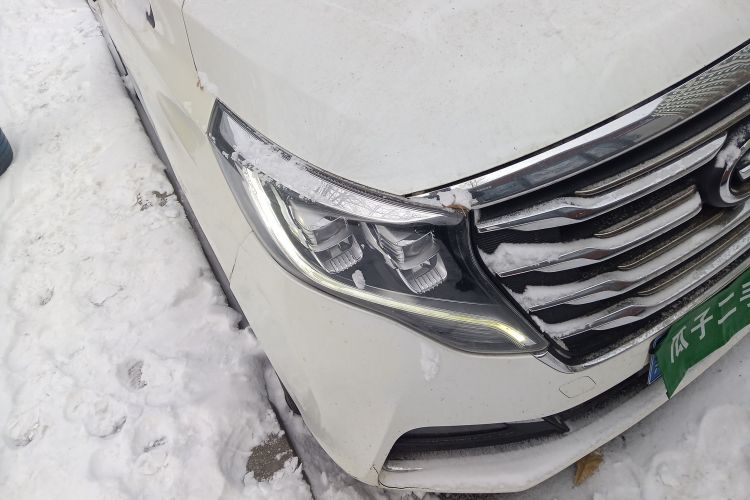 广汽传祺 传祺M8 2018款 320T 尊贵版车身外观8