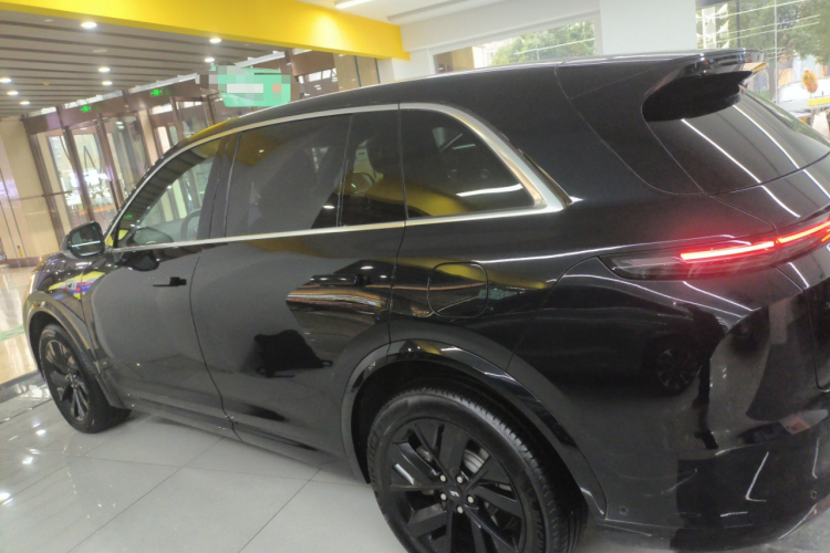 理想汽车 理想L7 2023款 Air车身外观4