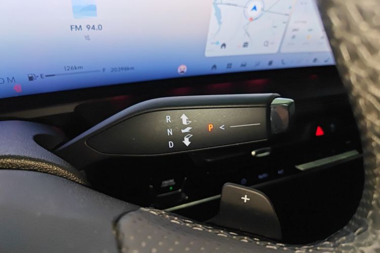 别克 君越 2023款 28T 越尊版中控内饰18