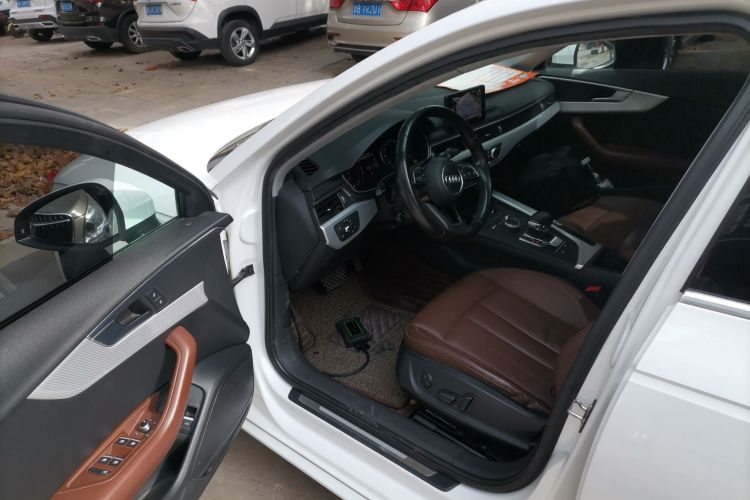 奥迪A4L 2017款 40 TFSI 时尚型中控内饰7003