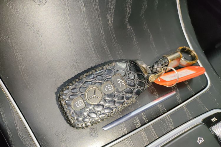 奔驰C级 2021款 C 200 L 时尚型运动版中控内饰11