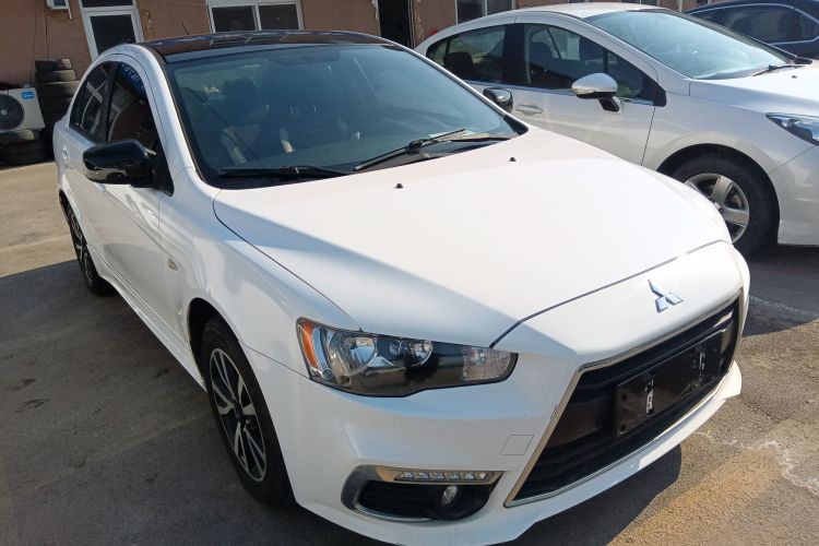 三菱 翼神 2016款 1.8L CVT黑白复刻版车身外观3