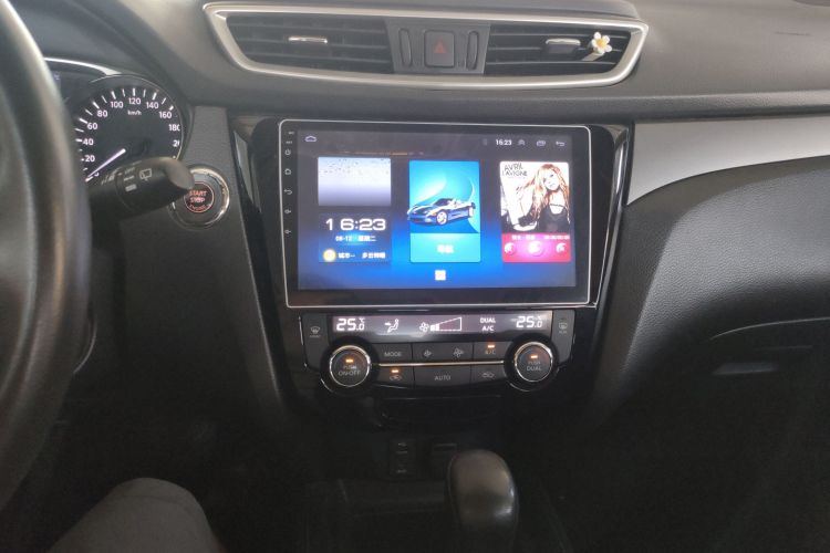 日产 奇骏 2015款 2.0L CVT舒适MAX版 2WD局部细节16