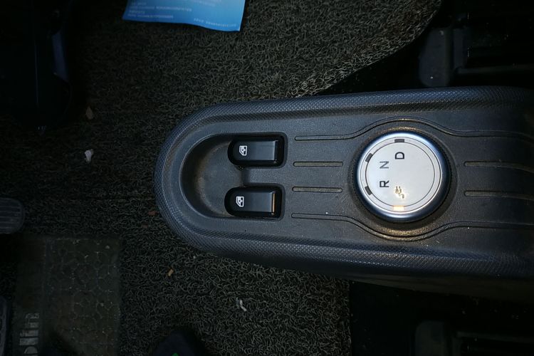 五菱汽车 宏光MINIEV 2021款 马卡龙时尚款 三元锂中控内饰18