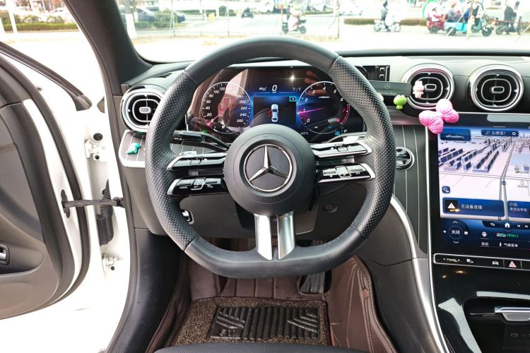 奔驰C级 2023款 C 260 L 运动版中控内饰13