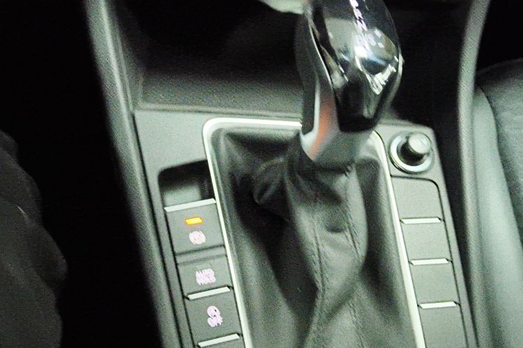 大众 速腾 2025款 300TSI DSG飞越版中控内饰18