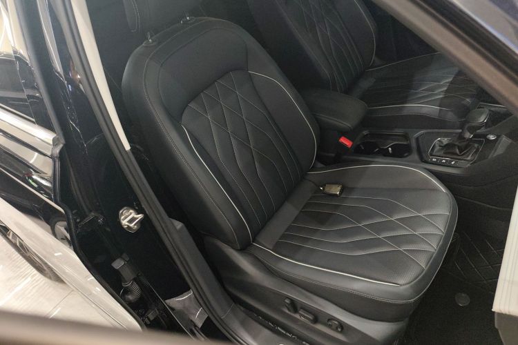 大众 途观L 2024款 330TSI 自动两驱R-Line越享版局部细节41