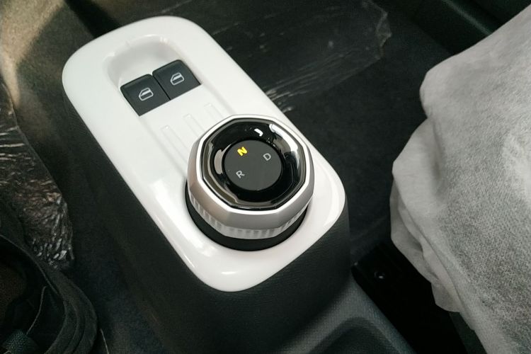 吉利银河 熊猫 2025款 210km 元气熊中控内饰18