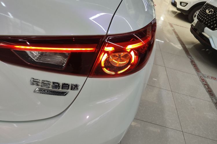 马自达3 昂克赛拉 2017款 三厢 2.0L 自动尊贵型 国V车身外观6006