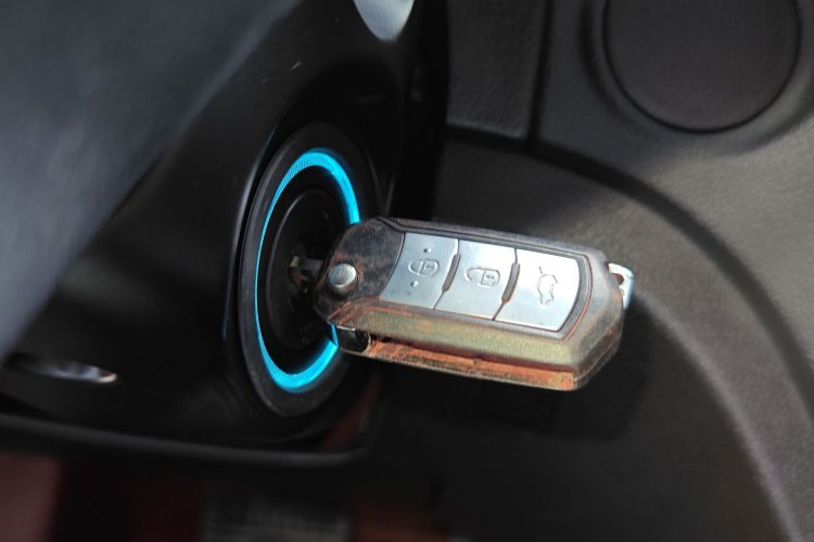 广汽传祺 传祺GS5 2014款 2.0L 自动两驱超享版中控内饰7001