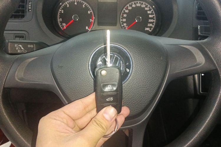 大众 Polo 2016款 1.4L 自动风尚型中控内饰11