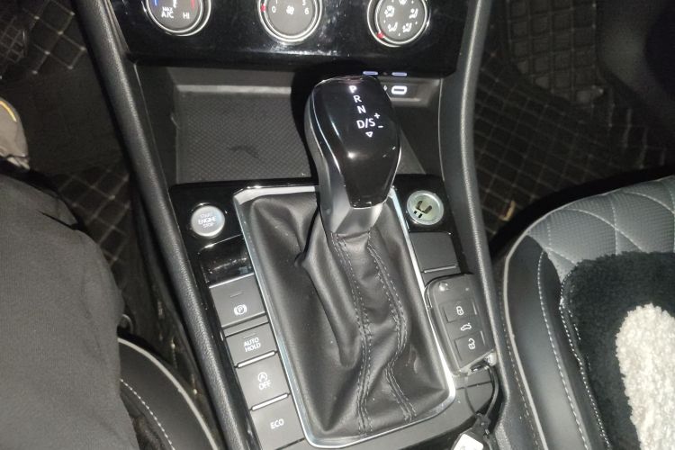 大众 速腾 2023款 300TSI DSG超越版中控内饰18