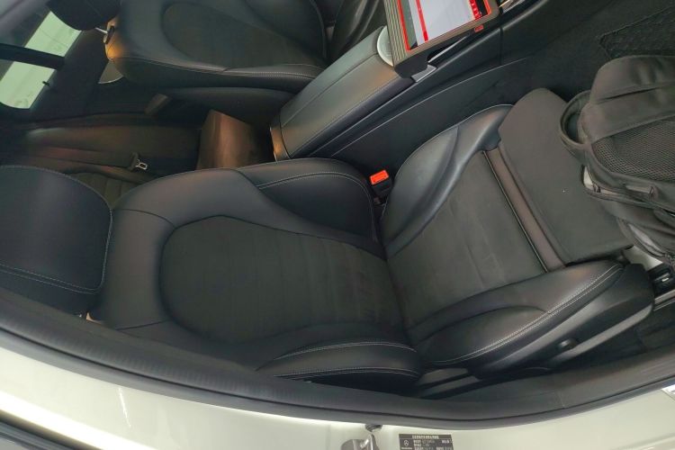 奔驰C级 2019款 C 260 运动版中控内饰41