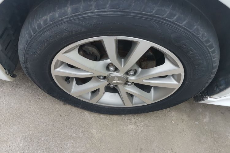 三菱 翼神 2014款 竞速版 1.8L CVT舒适型车身外观6007