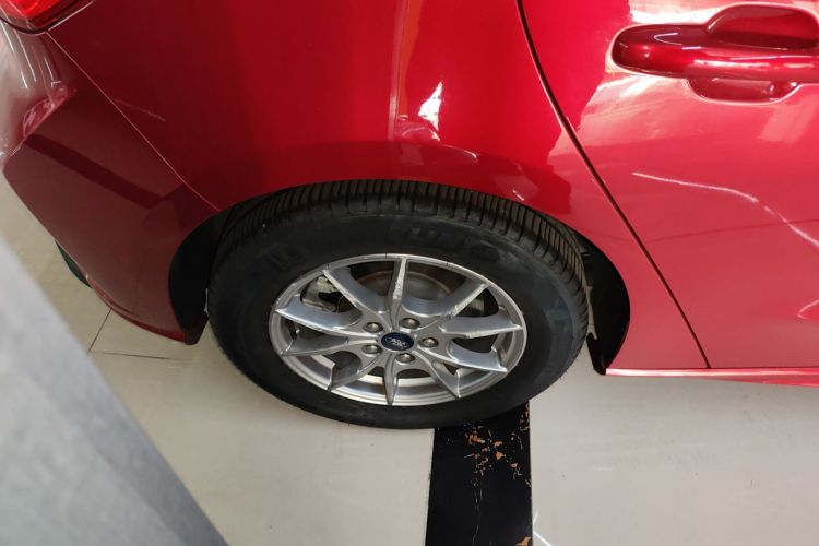 福特 福克斯 2021款 两厢 EcoBoost 180 自动锋潮型车身外观6008