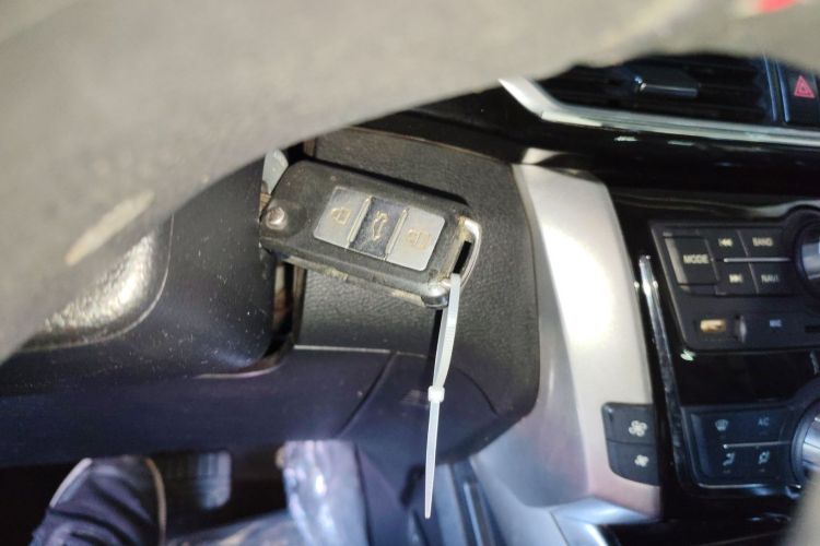 众泰 大迈X5 2015款 1.5T CVT地主型 国IV中控内饰7001