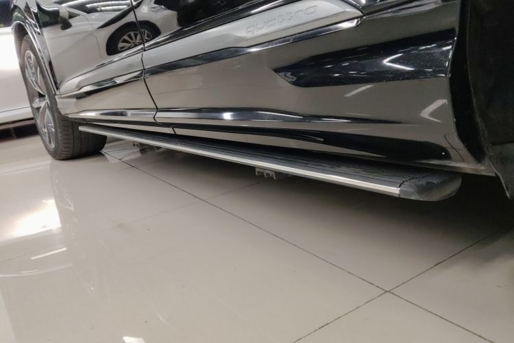 奥迪Q7 2020款 55 TFSI quattro S line运动型局部细节9002