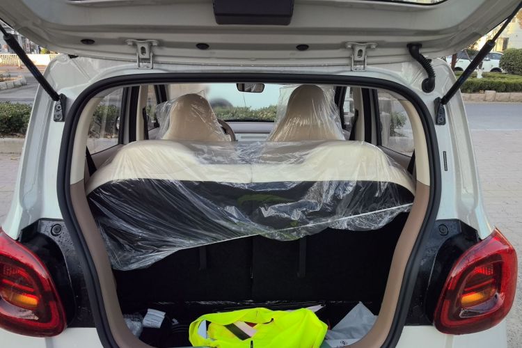 五菱汽车 宏光MINIEV 2025款 四门版 进阶款机舱底盘23