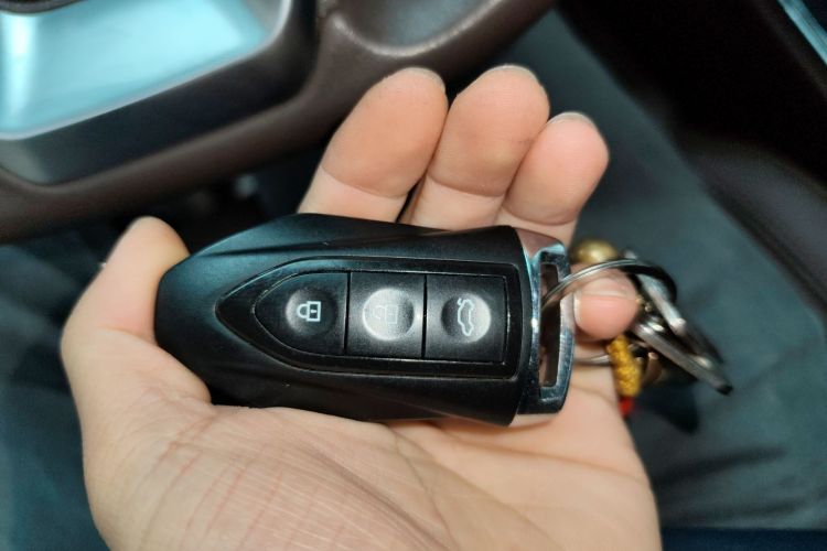 猎豹汽车 Mattu 2018款 1.6T GDI DCT精英型中控内饰11