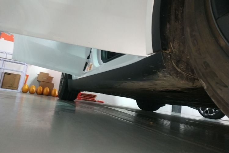 特斯拉 Model Y 2024款 长续航全轮驱动版局部细节9001