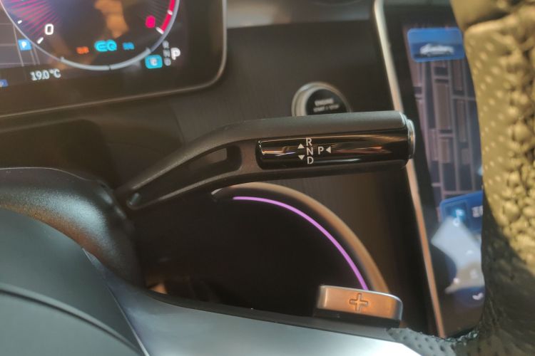 奔驰C级 2022款 C 260 L 运动版中控内饰18