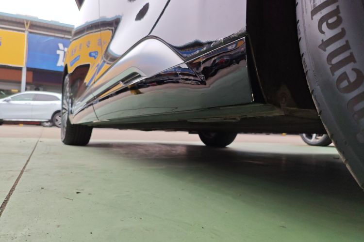 腾势D9 2022款 DM-i 1040 尊贵型局部细节9002