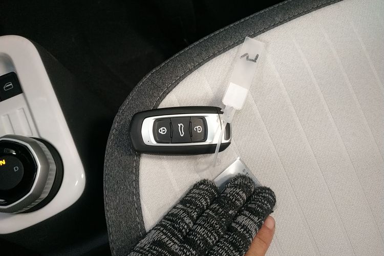 吉利银河 熊猫 2025款 210km 元气熊中控内饰11