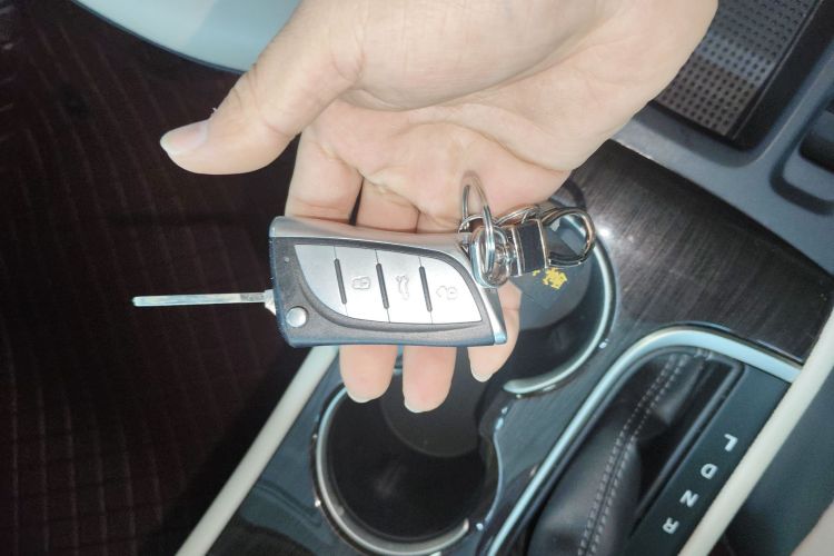 别克 威朗 2019款 三厢 15S 自动领先型中控内饰7001